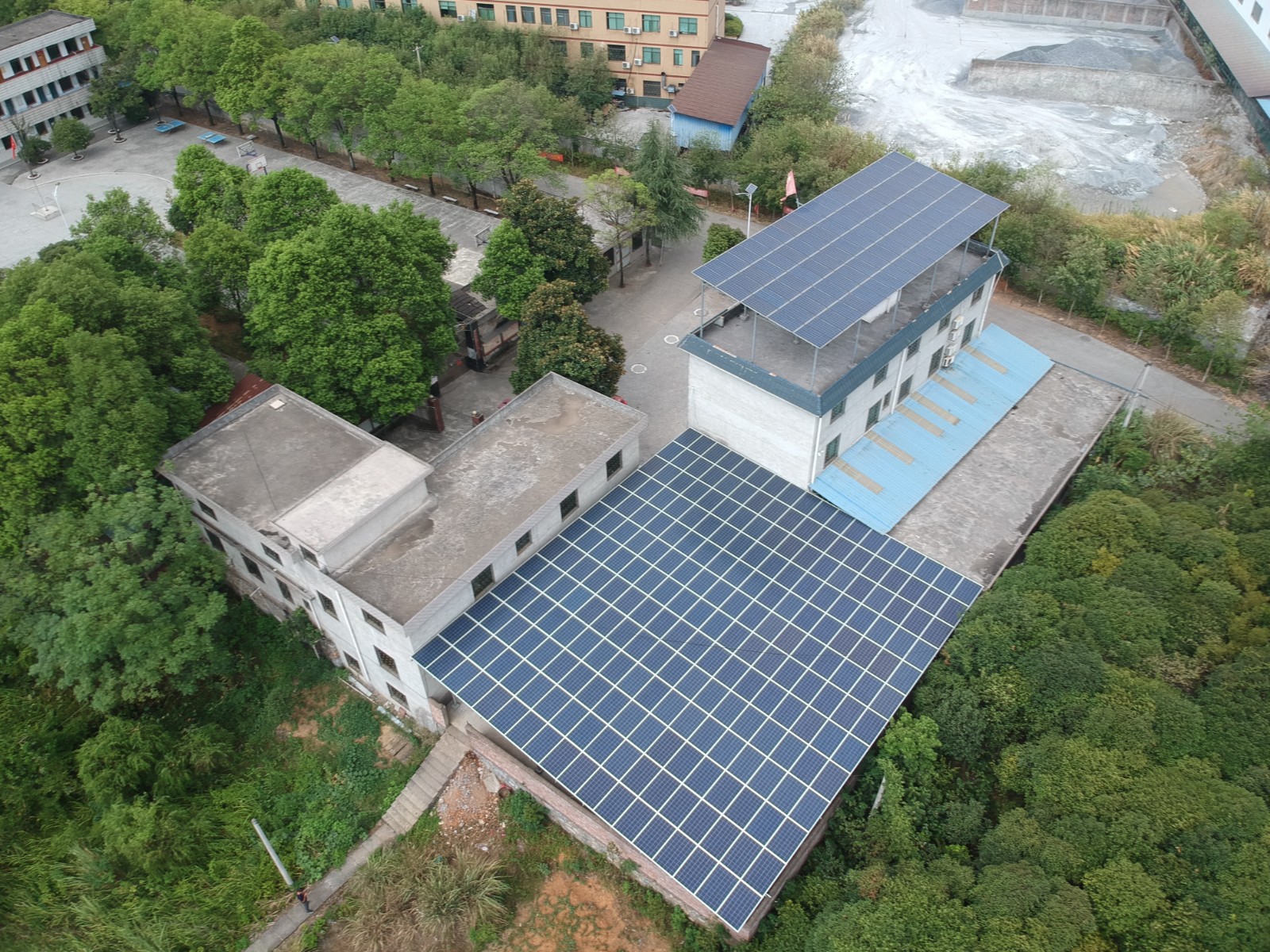 工厂限电停产，，，，，，，阛阓4点下班！缺电问题再发酵，，，，，，，不装光伏开工都难！